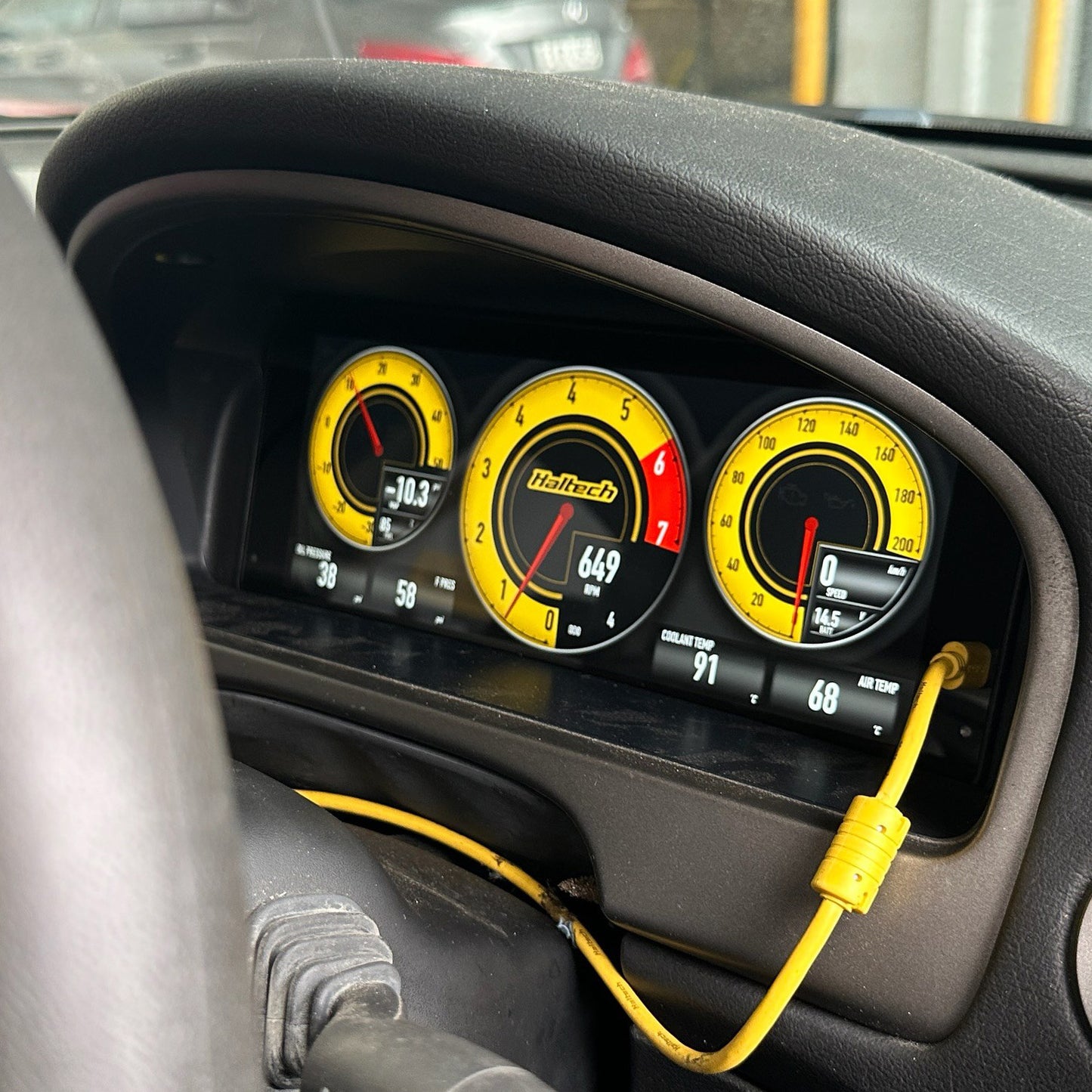$200USD OFF Haltech uC-10 Display and Mako Dash Mount Combo