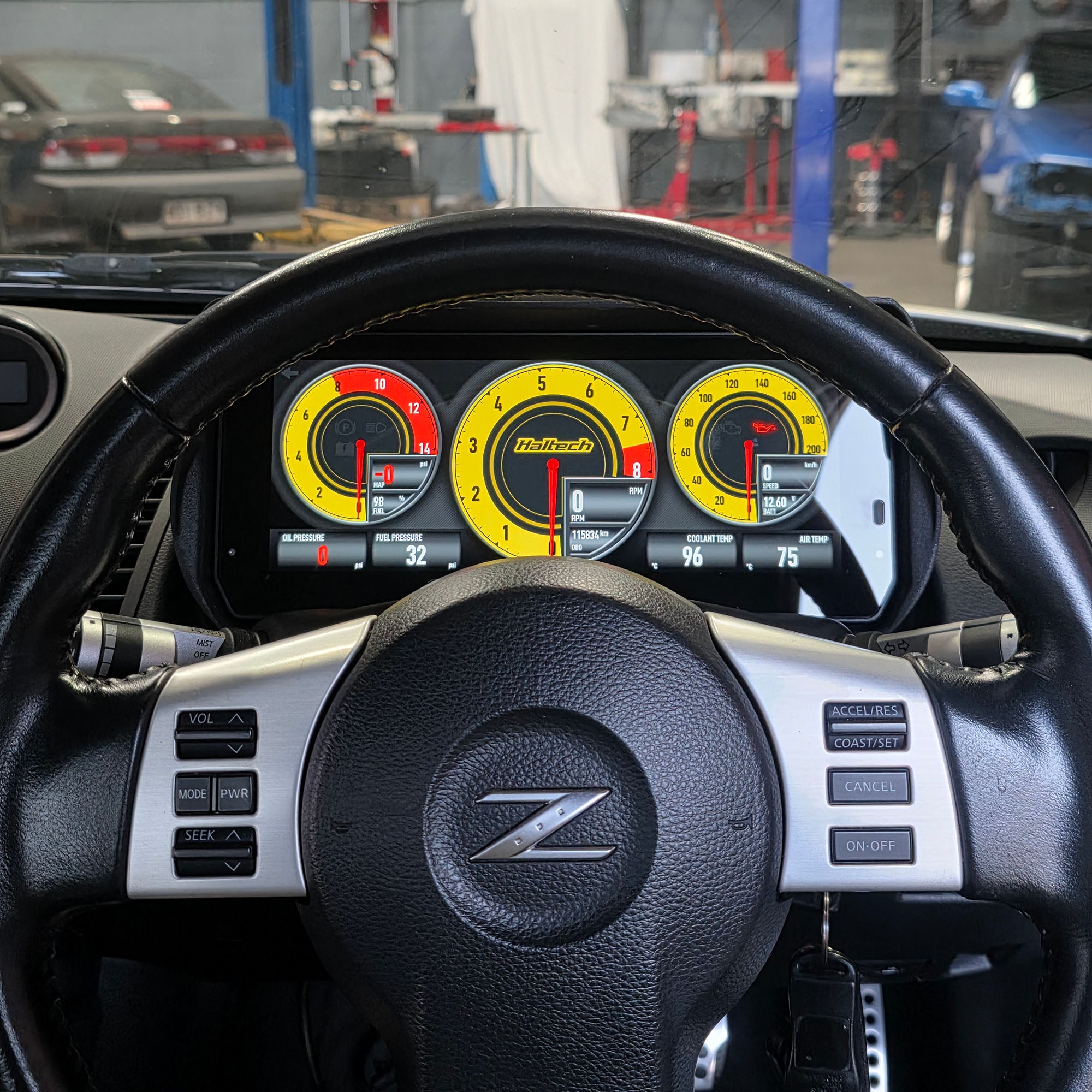 Nissan 350z / Z33 Dash Mount – makomotorsport