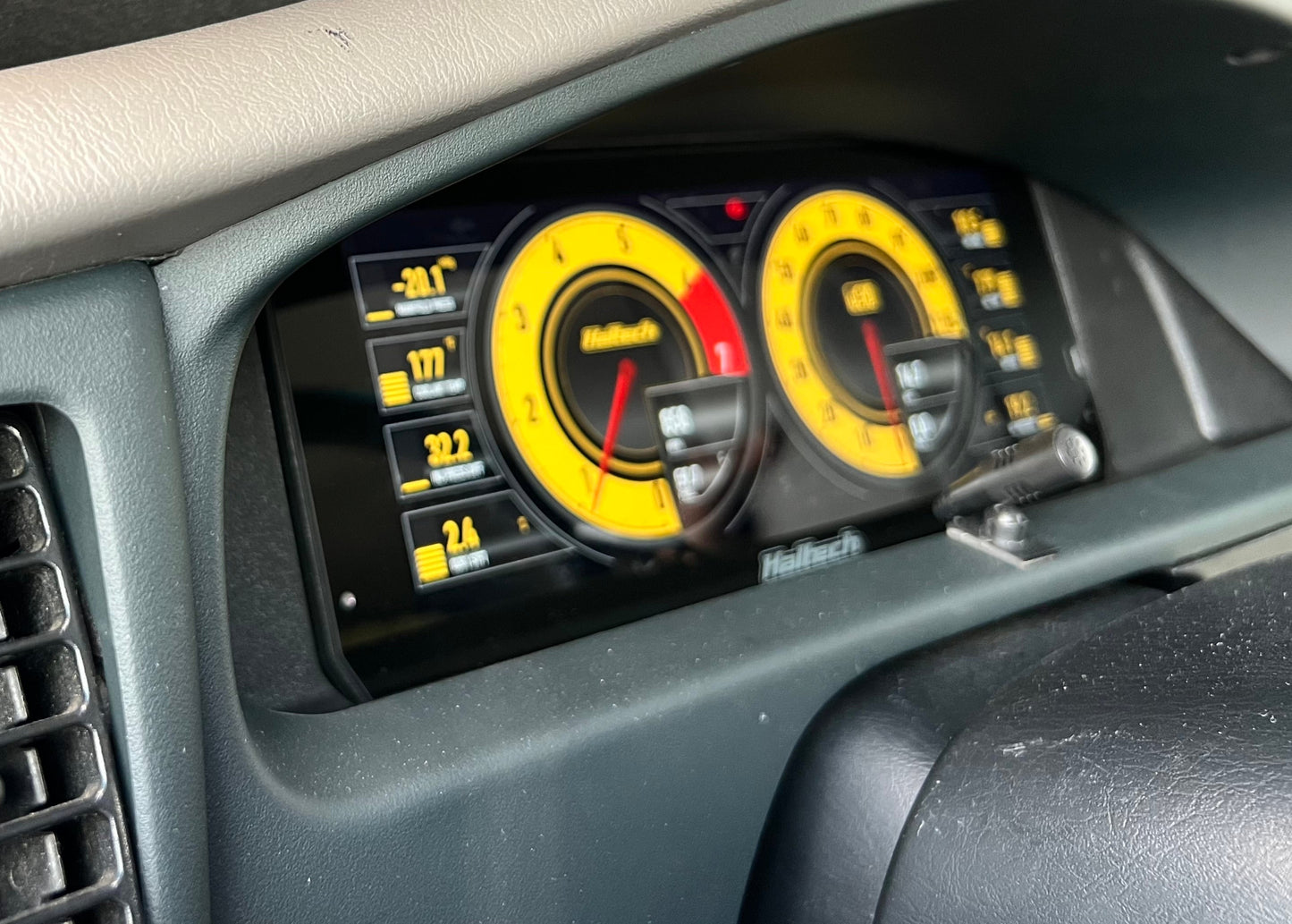 Toyota Tacoma 1st Gen 94-04 Dash Mount